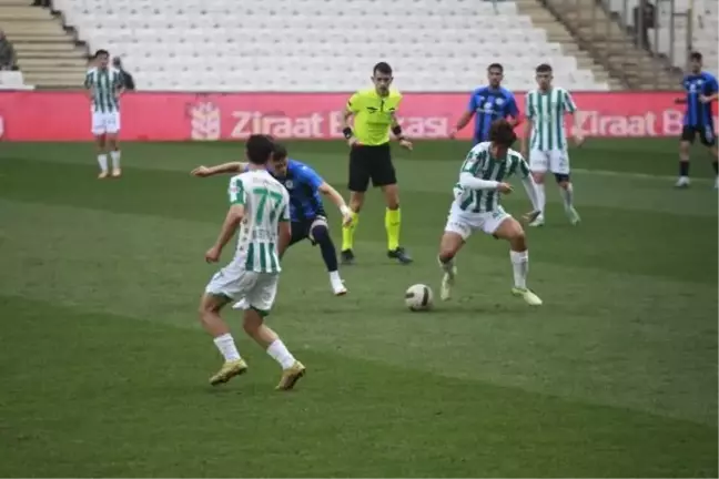 Bursaspor, Beyoğlu Yeni Çarşı ile 1-1 berabere kaldı