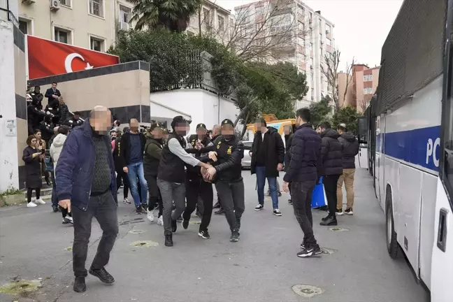 AK Parti Küçükçekmece Belediye Başkan Adayı Aziz Yeniay'ın Ziyareti Sırasında Silahlı Saldırı