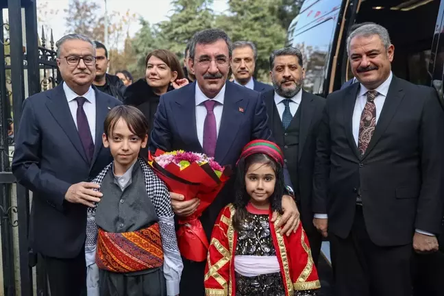 Cumhurbaşkanı Yardımcısı Cevdet Yılmaz Diyarbakır Valiliğine Ziyarette Bulundu