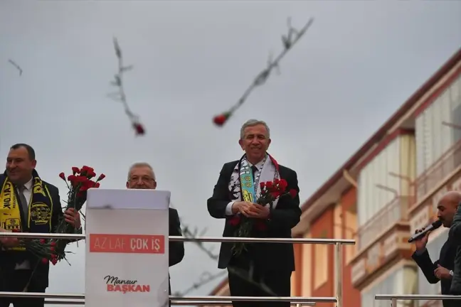 Mansur Yavaş, Elmadağ Seçim Koordinasyon Merkezi'nin açılışına katıldı