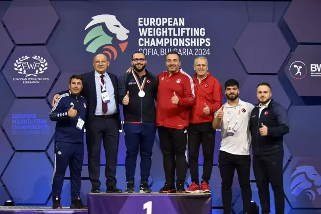 Avrupa Halter Şampiyonası'nda Onur Demirci Gümüş Madalya Kazandı