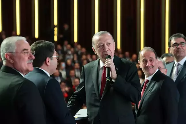 Cumhurbaşkanı Erdoğan: Yüksek yargı kurumları arasındaki tartışmalarda taraf olmak değil, sorunu çözecek mekanizmaları işletmek görevimiz
