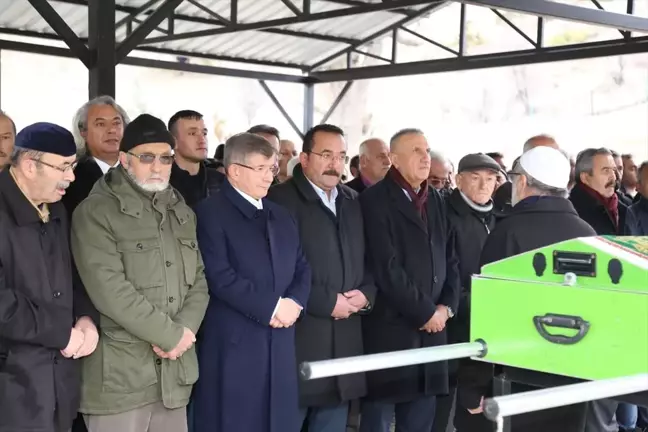 Ahmet Davutoğlu, Dayısının Cenaze Törenine Katıldı