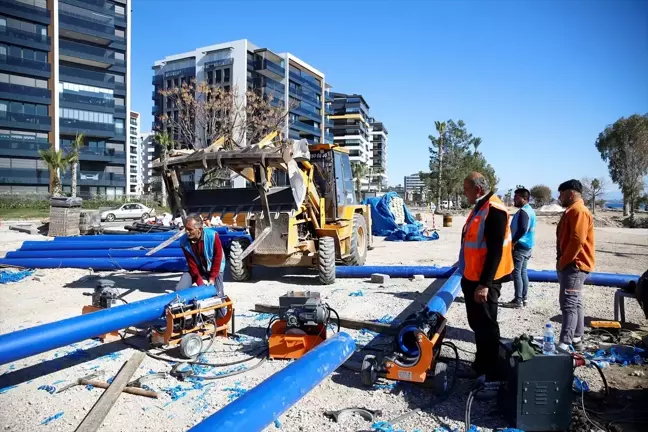 Antalya Konyaaltı Sahili'nde Çevre Düzenleme Projesi Devam Ediyor