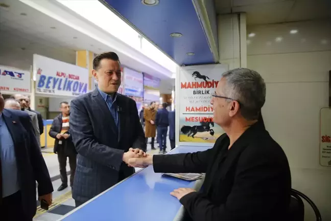 AK Parti Eskişehir Büyükşehir Belediye Başkan Adayı Hatipoğlu, Esnaf ve Vatandaşlarla Buluştu