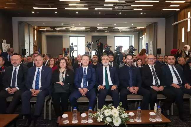 İş-Pozitif Kadın İstihdamı Projesi ile Son 2 Haftada 15 Bin 262 Kadın İstihdam Edildi