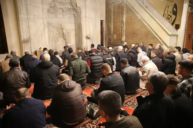 Berat Kandili dualarla idrak edildi