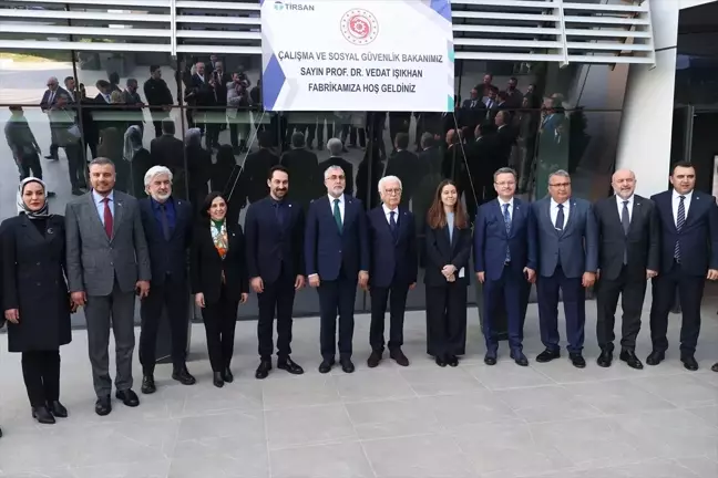 Bakan Işıkhan Manisa'da ziyaretlerde bulundu