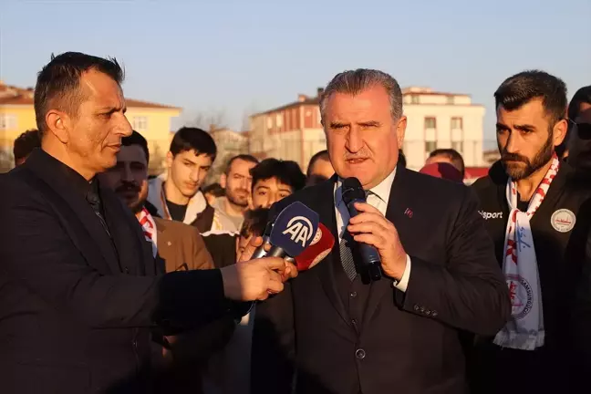 Gençlik ve Spor Bakanı Osman Aşkın Bak, Tekirdağ'da Taşkınlar Samsun Gücü Spor Kulübünün açılışını yaptı