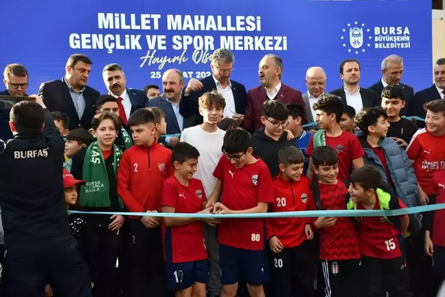 TBMM Sanayi, Ticaret, Enerji, Tabii Kaynaklar, Bilgi ve Teknoloji Komisyonu Başkanı Mustafa Varank, gençlere spor merkezi açılışında konuştu