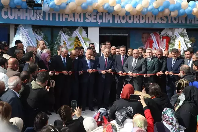 Özhaseki: Pazarcık'ta 900 konut eksik, yerinde dönüştürmek isteyenlere fırsat veriyoruz