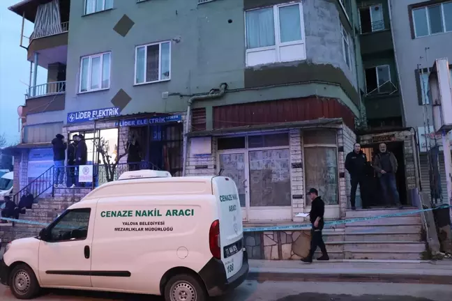 Yalova'da Yangın Çıkan Evde Tek Başına Yaşayan Kişinin Cansız Bedeni Bulundu
