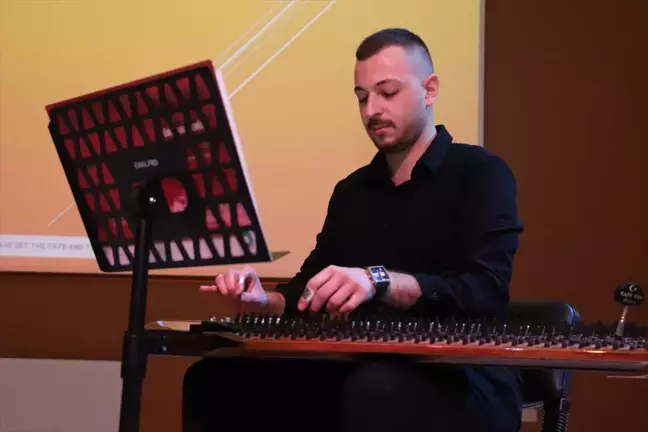 Niğde Ömer Halisdemir Üniversitesi Türk Musiki Devlet Konservatuvarı'ndan 'Avni Anıl Şarkıları' konseri