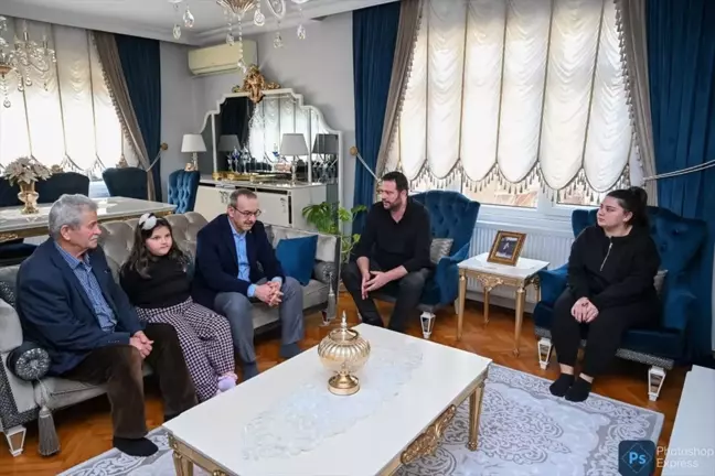 Kocaeli Valisi Seddar Yavuz, Gebze'de 11 aileyi evinde ziyaret etti