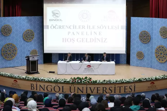 Bingöl Üniversitesi Öğrencilerle Söyleşi Paneli Düzenledi