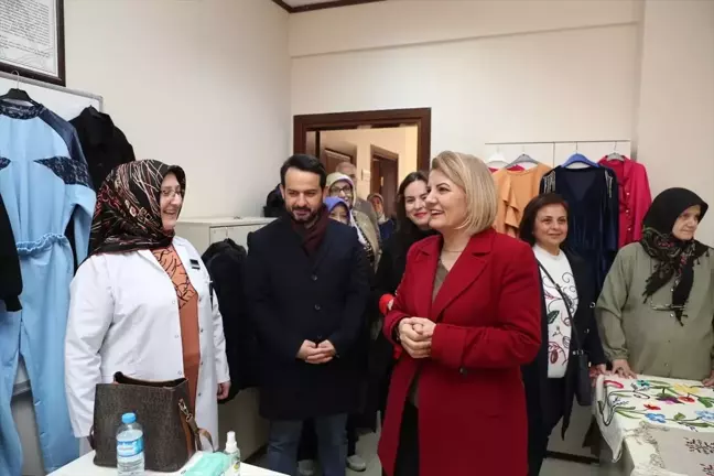 İzmit Belediye Başkanı Fatma Kaplan Hürriyet, İZMEK'te Kadınlara Projelerini Anlattı