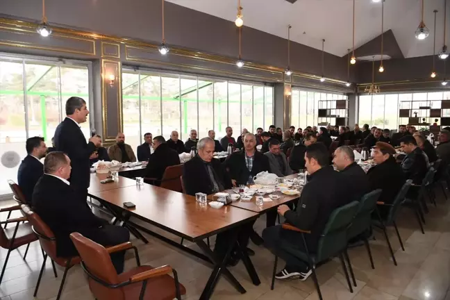 AK Parti Muş Milletvekili ve Belediye Başkanı Muhtarlarla Buluştu