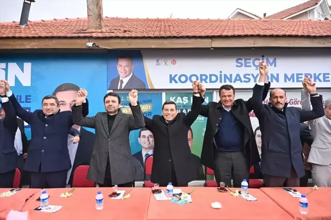 Hakan Tütüncü, Korkuteli ve Kaş'ta ziyaretlerde bulundu