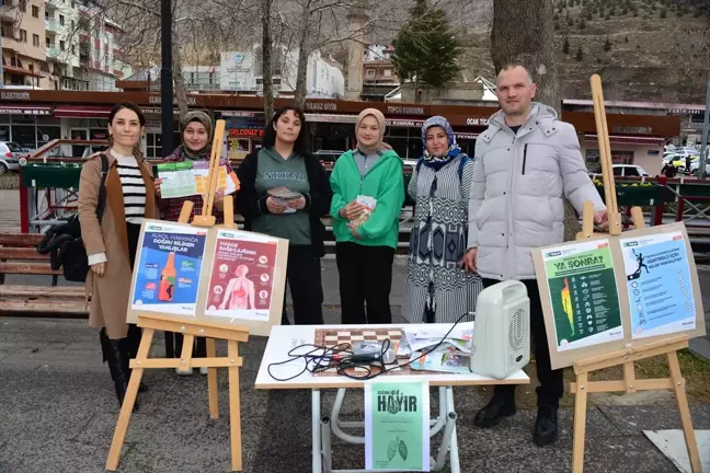 Kayseri'de Necati Kurmel Kız Anadolu Lisesi öğretmen ve öğrencileri Yeşilay Haftası etkinliği düzenledi