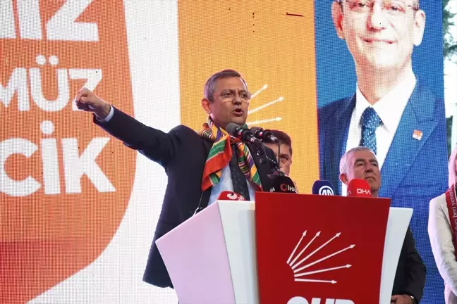 CHP Genel Başkanı Özgür Özel: CHP'li belediyeler hizmeti ve dayanışmayı getirdi