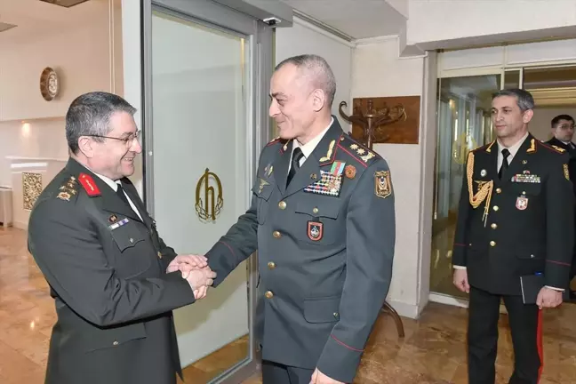 Kara Kuvvetleri Komutanı Orgeneral Selçuk Bayraktaroğlu, Azerbaycan Savunma Bakan Yardımcısı ve Kara Kuvvetleri Komutanı Hikmet Mirzayev ile bir araya geldi
