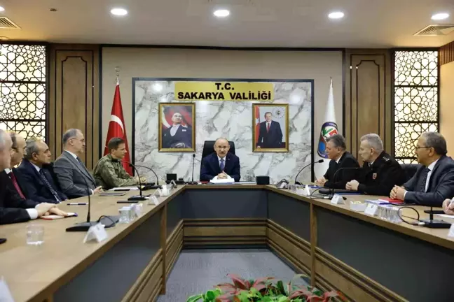 Sakarya'da Asayiş Çalışmaları: 174 Şüpheli Yakalandı, Uyuşturucu ve Silahlar Ele Geçirildi