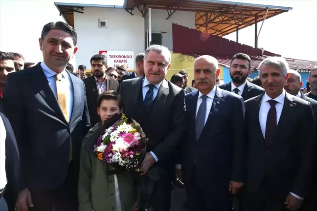 Gençlik ve Spor Bakanı Osman Aşkın Bak: Türk Mühendisleri Özgüven Kazandırdı