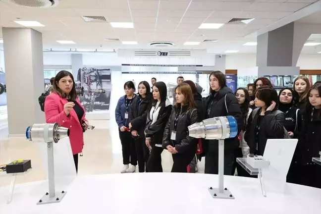 TEI, Dünya Havacı Kadınlar Haftası'nda genç kızlara havacılığı tanıttı