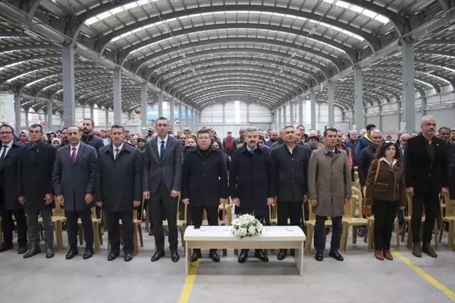 Uşak'ta Çiftçilere 156 Ton Tohum ve 300 Bin Fide Dağıtıldı
