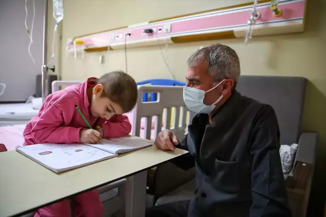Van YYÜ'de lösemi tedavisi gören çocuklara eğitim desteği