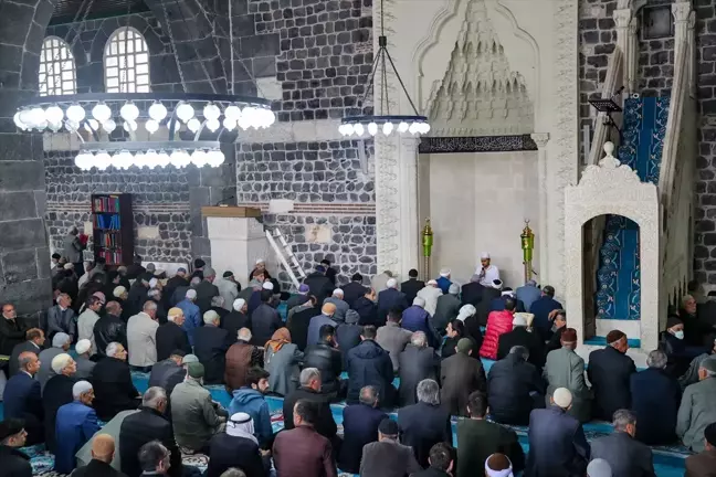 Diyarbakır'da Çanakkale Şehitleri için Mevlit Programı Düzenlendi