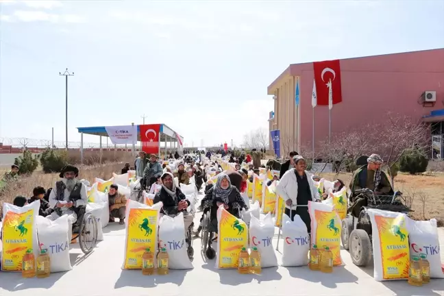 TİKA, Afganistan'da 400 aileye gıda yardımında bulundu