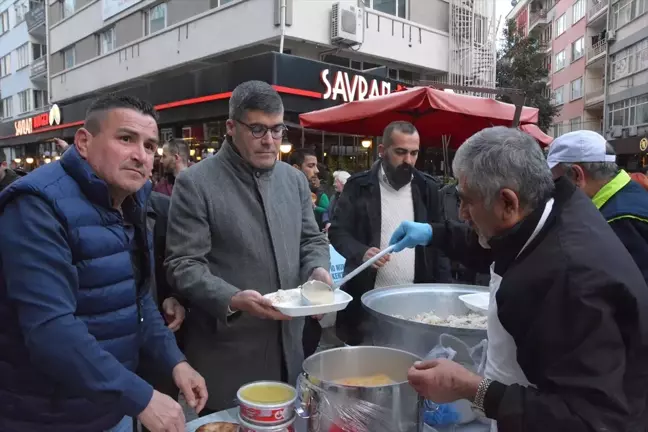 CHP Balıkesir İl Başkanlığı Ramazan Ayında Yeryüzü Sofrası Düzenledi
