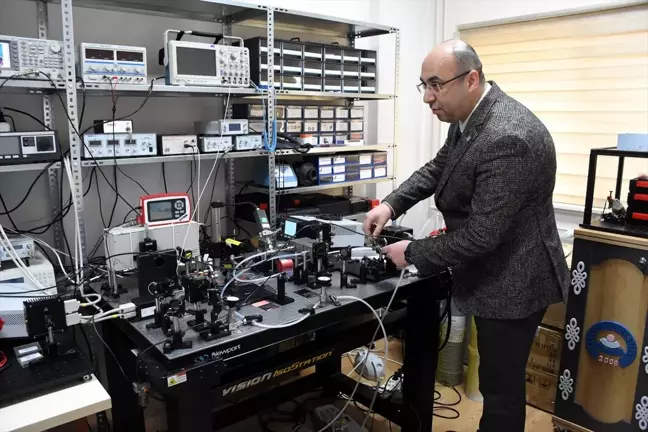 Yapay Zeka ve Lazer Tabanlı Sensör İle Mide Hastalıkları Teşhisi