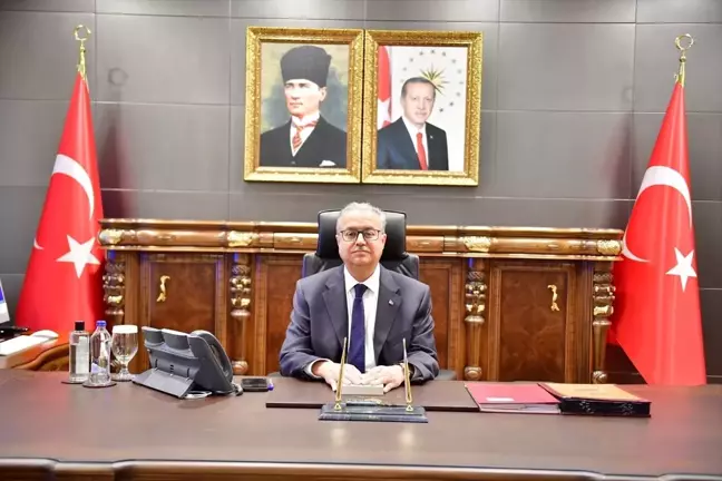 Diyarbakır Valisi Ali İhsan Su, 18 Mart Şehitleri Anma Günü ve Çanakkale Deniz Zaferi'ni kutladı