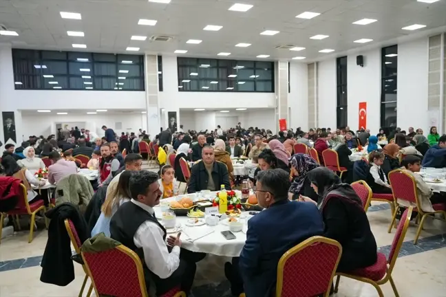 Hakkari'de Şehit Yakınları ve Gaziler Onuruna İftar Programı Düzenlendi