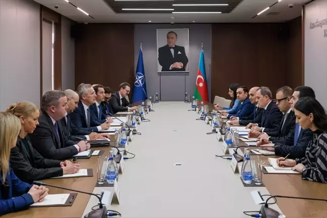 NATO Genel Sekreteri Azerbaycan'da görüşmelerde bulundu