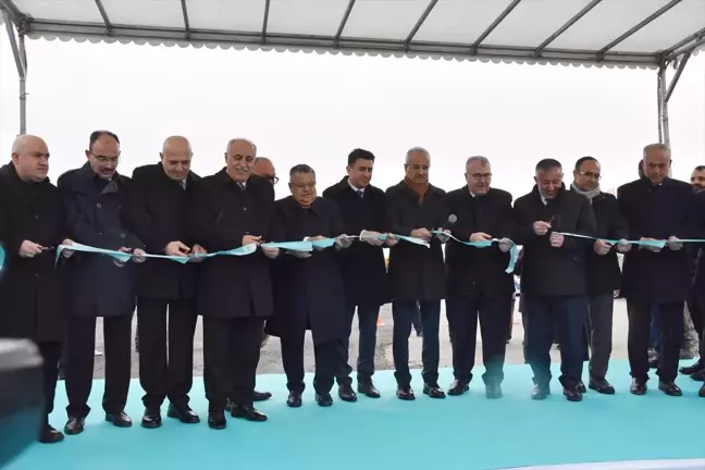 Ulaştırma ve Altyapı Bakanı Abdulkadir Uraloğlu: Türkiye'de otoyol uzunluğunu 3 bin 726 kilometreye çıkardık