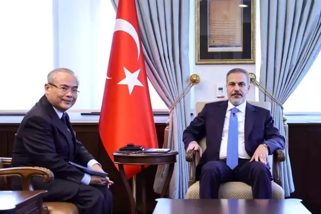 Dışişleri Bakanı Hakan Fidan, Kamboçya Dışişleri ve Uluslararası İşbirliği Bakan Yardımcısı Chem Widhya'yı kabul etti