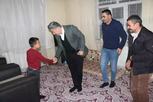 Hizan Kaymakamı Ramazanda Vatandaşları Ziyaret Ediyor