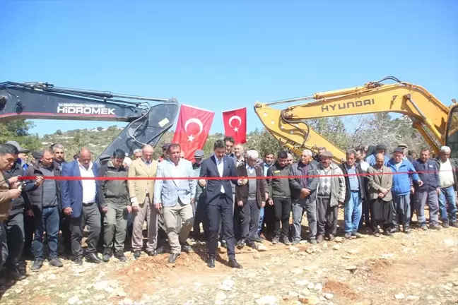 Mersin'de 10 Kilometrelik Sulama Suyu Projesine İlk Kazma Vuruldu