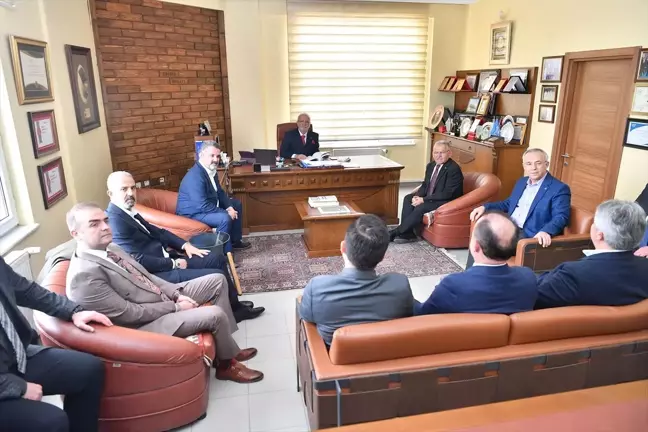 Kayseri Büyükşehir Belediye Başkanı Memduh Büyükkılıç, ihracatçı firmaları ziyaret etti