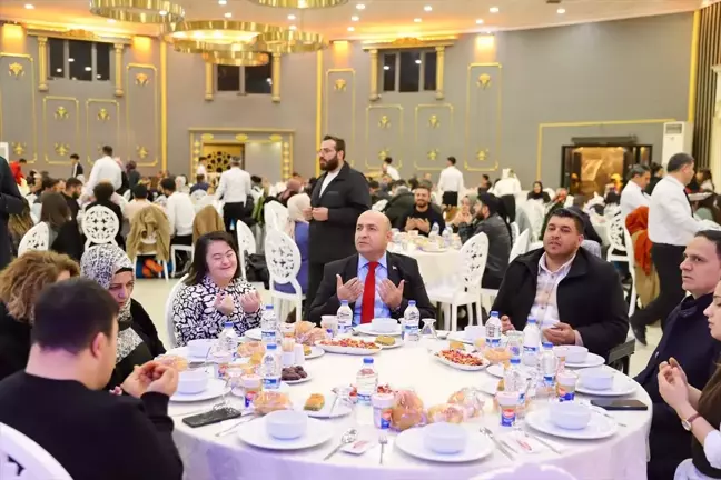 Diyarbakır Büyükşehir Belediyesi Ulu Çınarlar ve Özel Gereksinimli Bireyler İçin İftar Programı Düzenledi