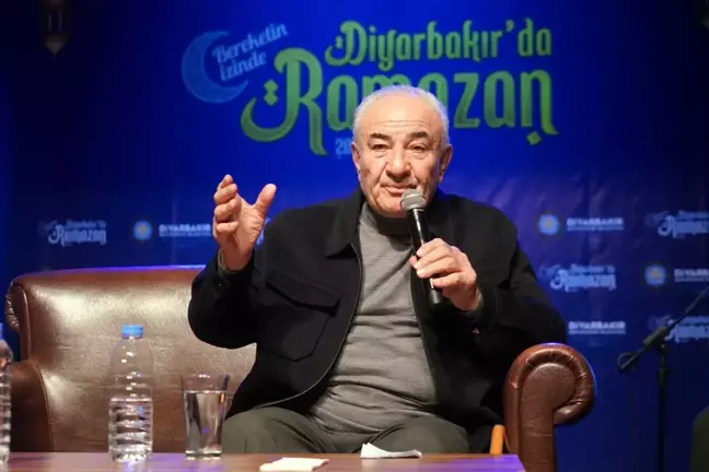 Diyarbakır Büyükşehir Belediyesi, Yazar Vehbi Vakkasoğlu ve sanatçı Aykut Kuşkaya'yı Diyarbakırlılarla buluşturdu