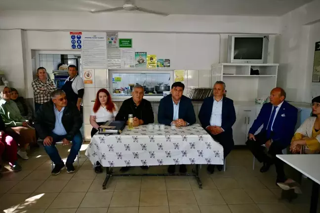 Fethiye Belediye Başkanı Alim Karaca, esnafı ziyaret etti