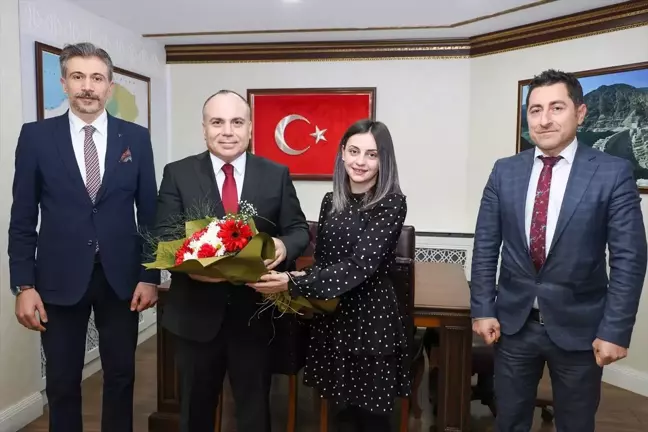 Artvin Valisi Cengiz Ünsal, Kütüphaneler Haftası'nı kutladı
