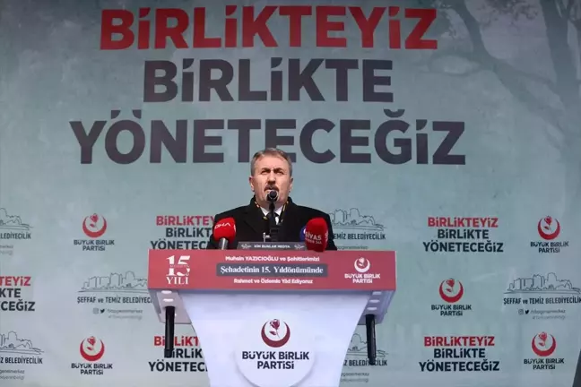 BBP Genel Başkanı Mustafa Destici, Şehit Muhsin Yazıcıoğlu'nun Emanetini Taşıyor