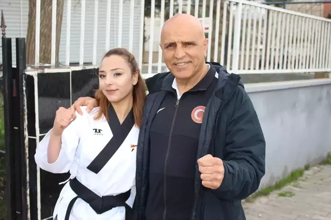 Depremde ailesini ve sporcularını kaybeden antrenör, sporla yaşama bağlandı