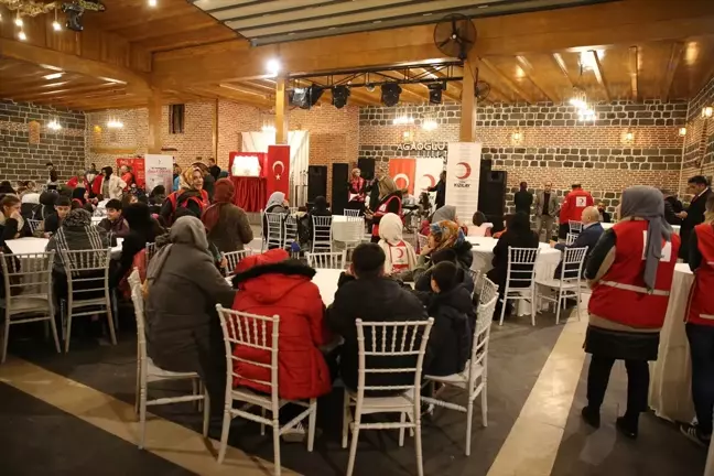 Türk Kızılay Diyarbakır Şubesi Yetim Çocuklar İçin İftar Programı Düzenledi