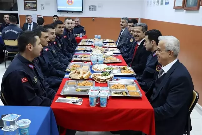 Kırklareli Valisi Birol Ekici, jandarma personeli ile iftar programında buluştu